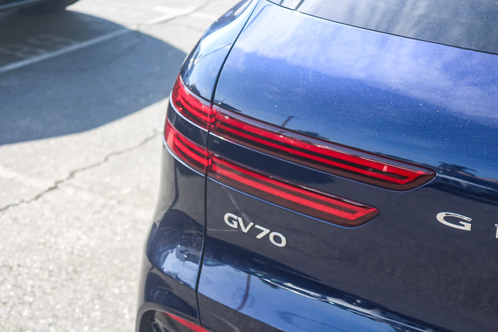 Used 2023 Genesis GV70 3.5T Sport w/ Sport Prestige Package image 7