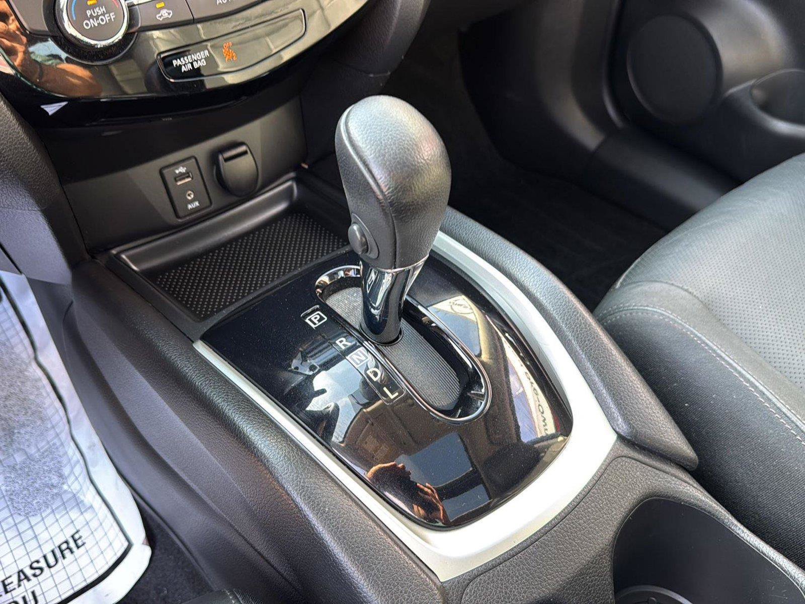 Used 2014 Nissan Rogue SL w/ SL Premium Package AWD/4WD image 21