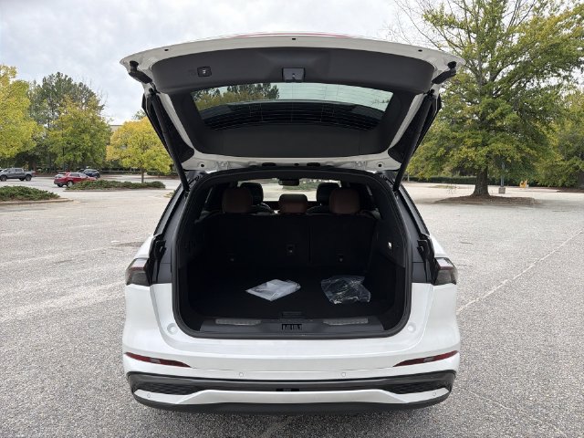 New 2026 Lincoln Nautilus Reserve AWD/4WD image 25