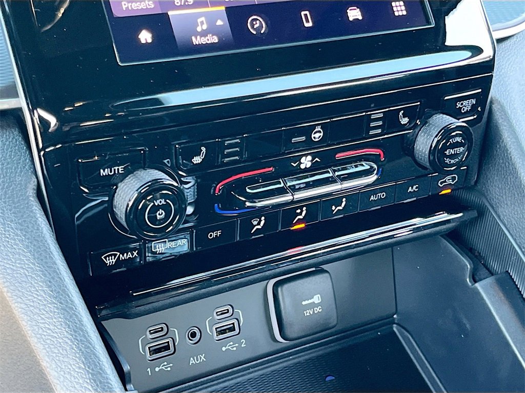 New 2025 Jeep Grand Cherokee L Altitude image 15