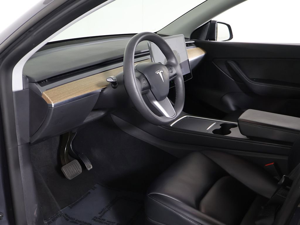 Used 2022 Tesla Model Y Long Range AWD/4WD image 25