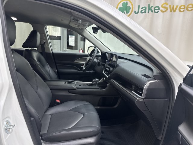 Used 2024 Toyota Grand Highlander AWD image 32