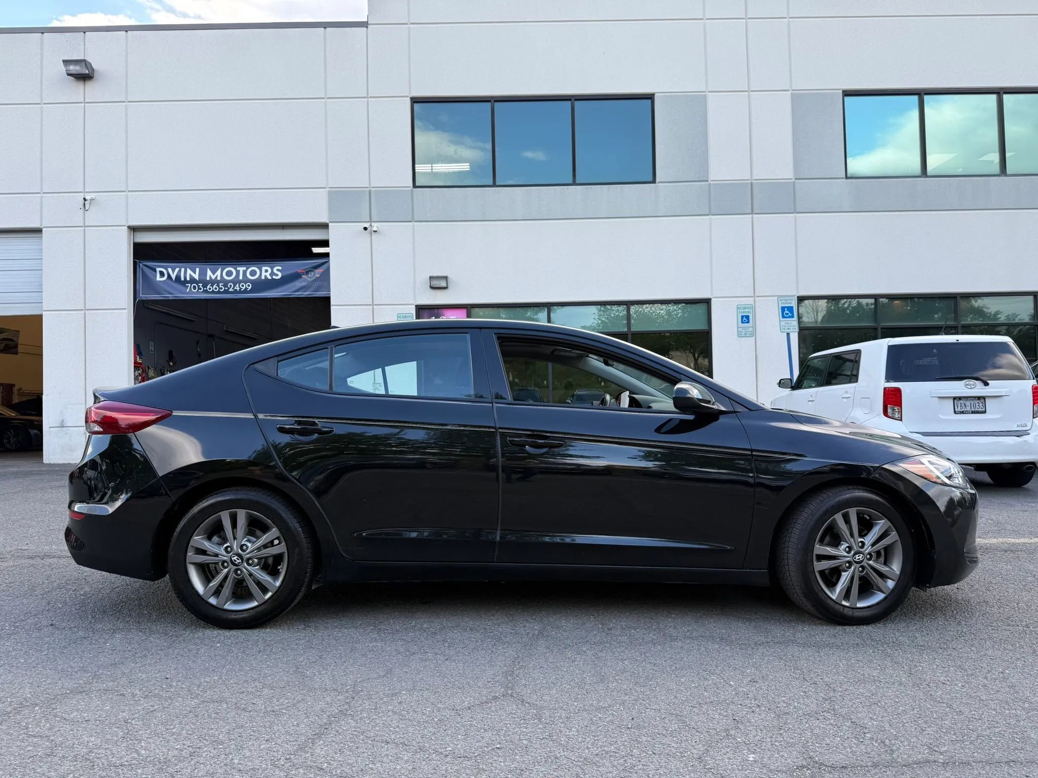Used 2018 Hyundai Elantra Value Edition FWD image 3
