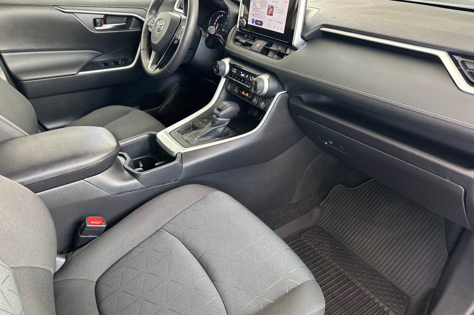 Used 2025 Toyota RAV4 XLE w/ Weather Package FWD image 20