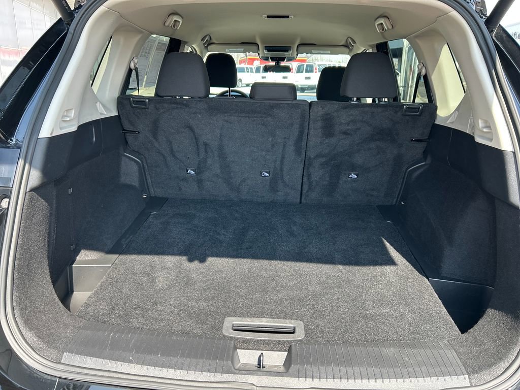 Used 2025 Nissan Rogue SV FWD image 22