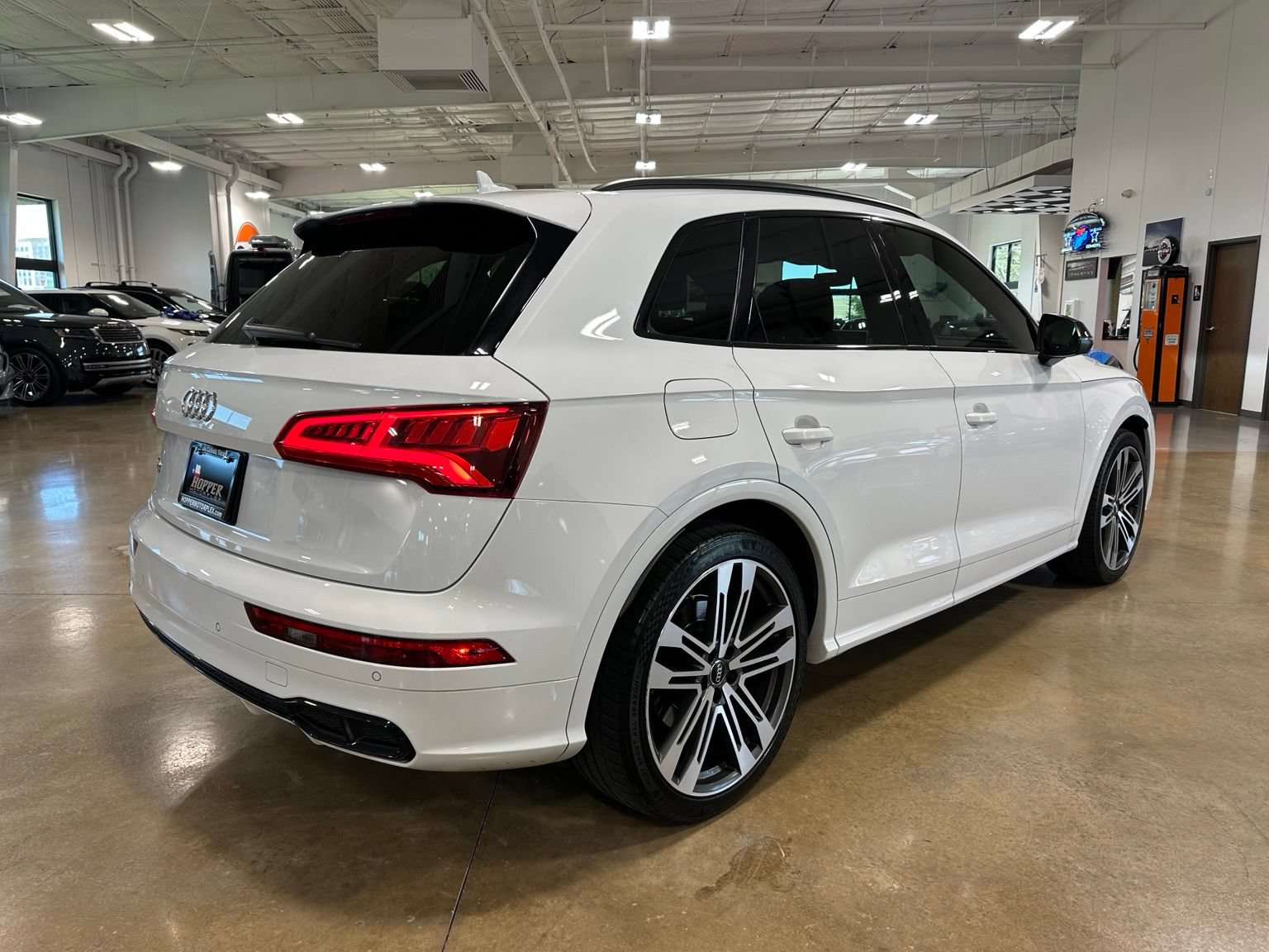 Used 2020 Audi SQ5 Premium Plus w/ Premium Plus Package AWD/4WD image 8