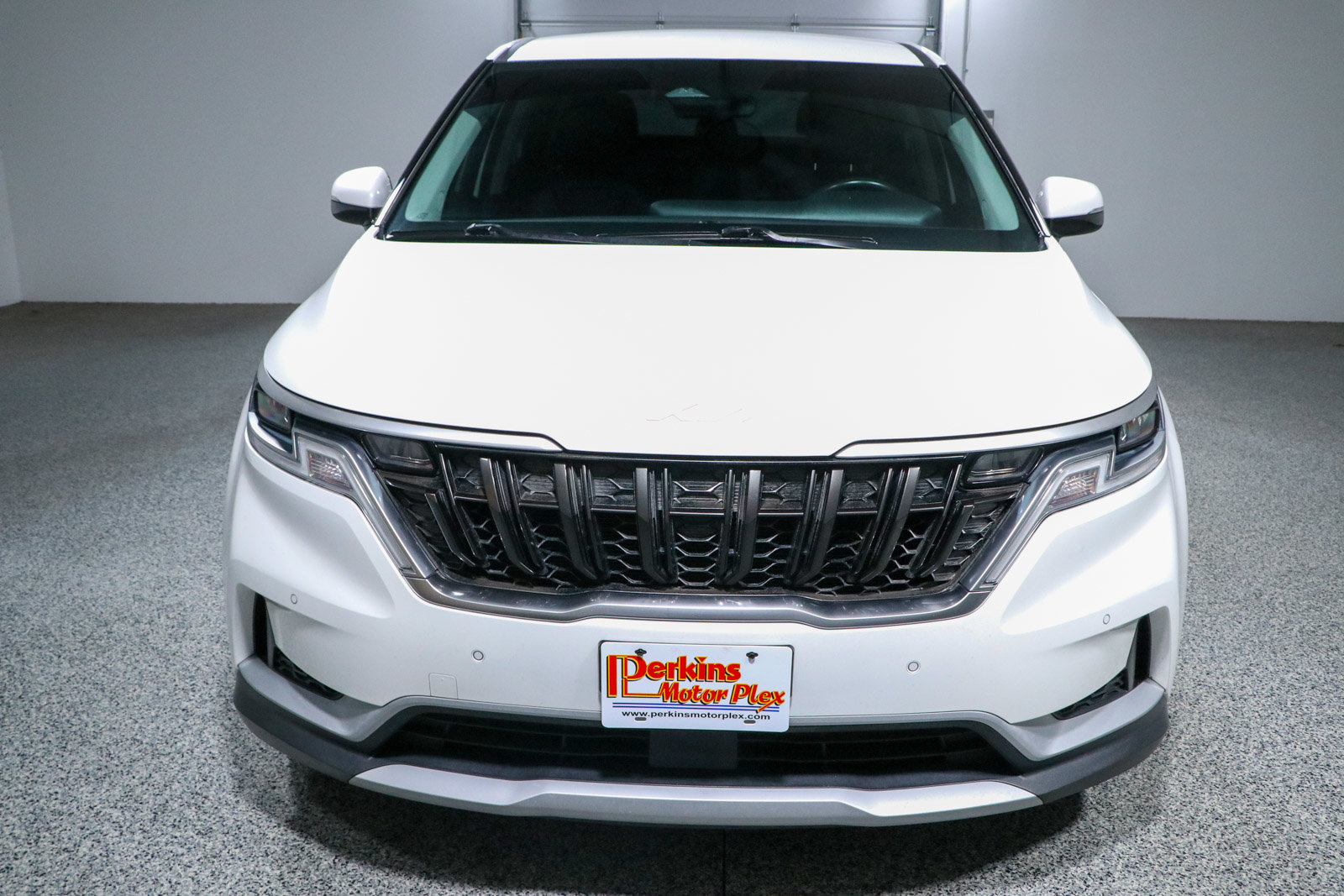 Used 2022 Kia Carnival EX FWD image 4