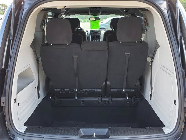 Used 2016 Dodge Grand Caravan SE FWD image 5