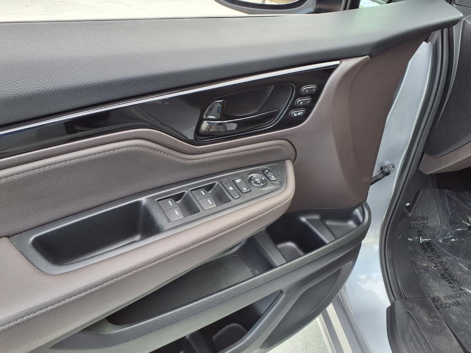 Used 2023 Honda Odyssey Touring image 12