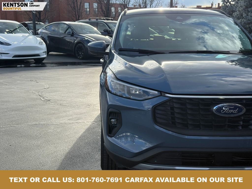 Used 2025 Ford Escape Platinum image 12