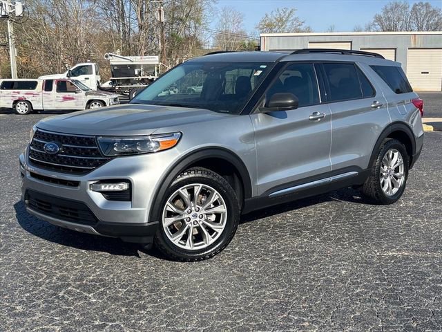 Used 2023 Ford Explorer XLT w/ Equipment Group 202A image 2