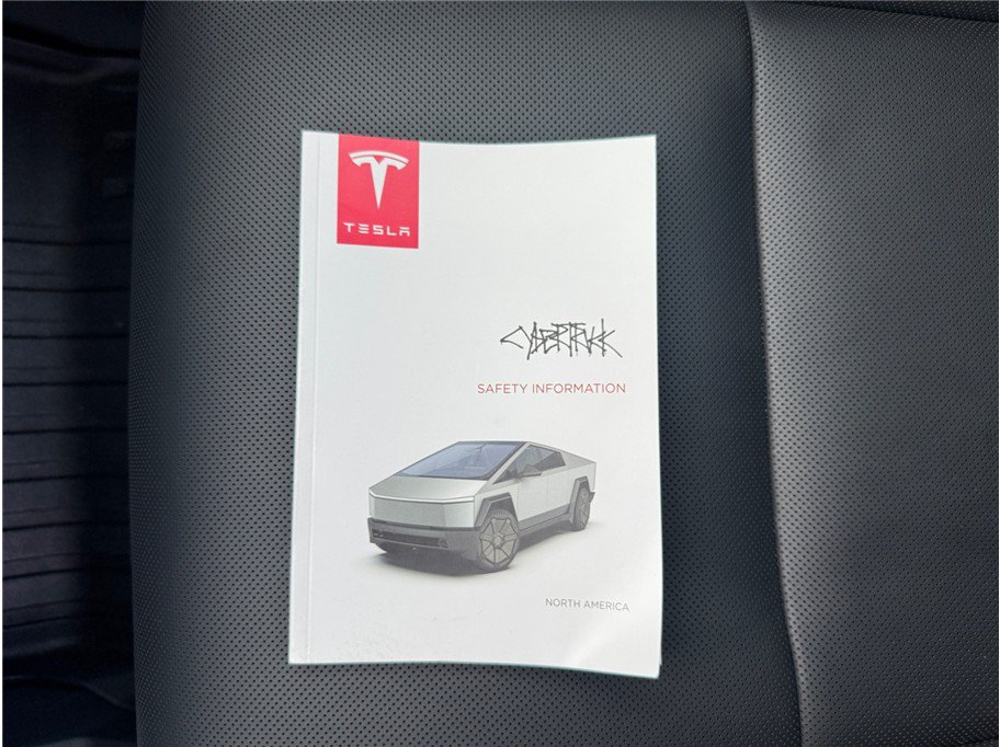 Used 2024 Tesla Cybertruck AWD Crew Cab image 28