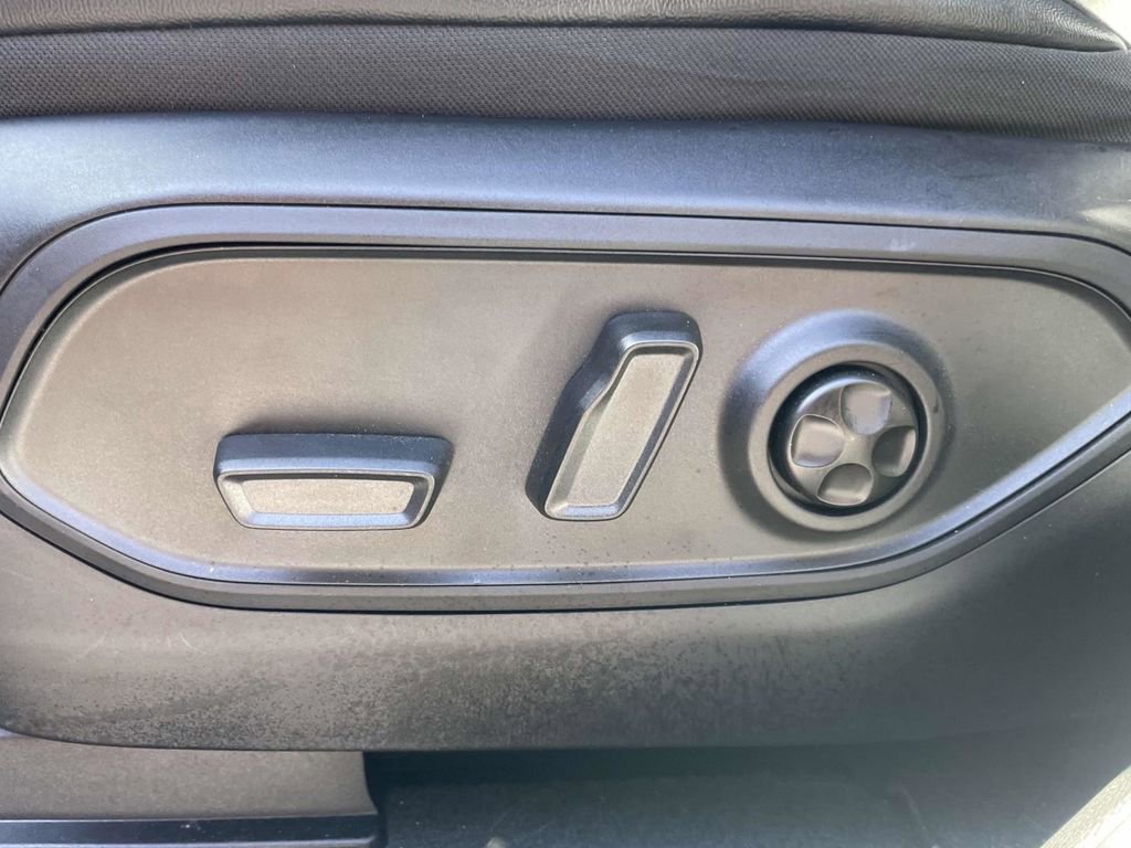 Certified 2025 Jeep Grand Cherokee L Altitude image 28