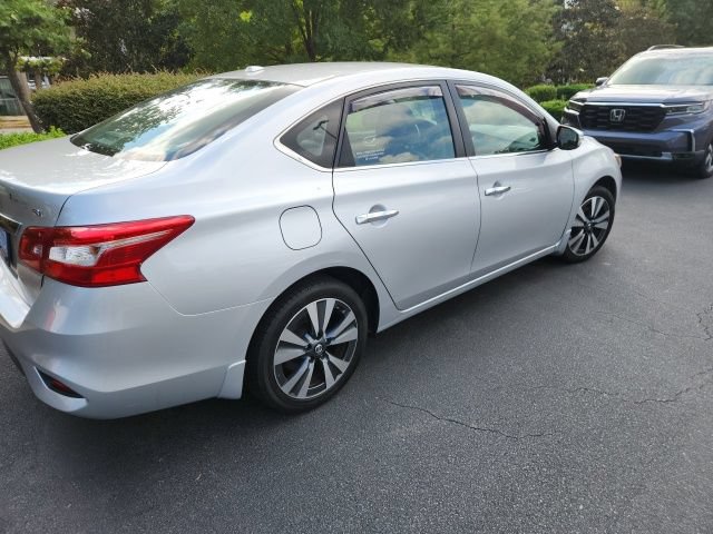 Used 2016 Nissan Sentra SL w/ Technology Package FWD image 10