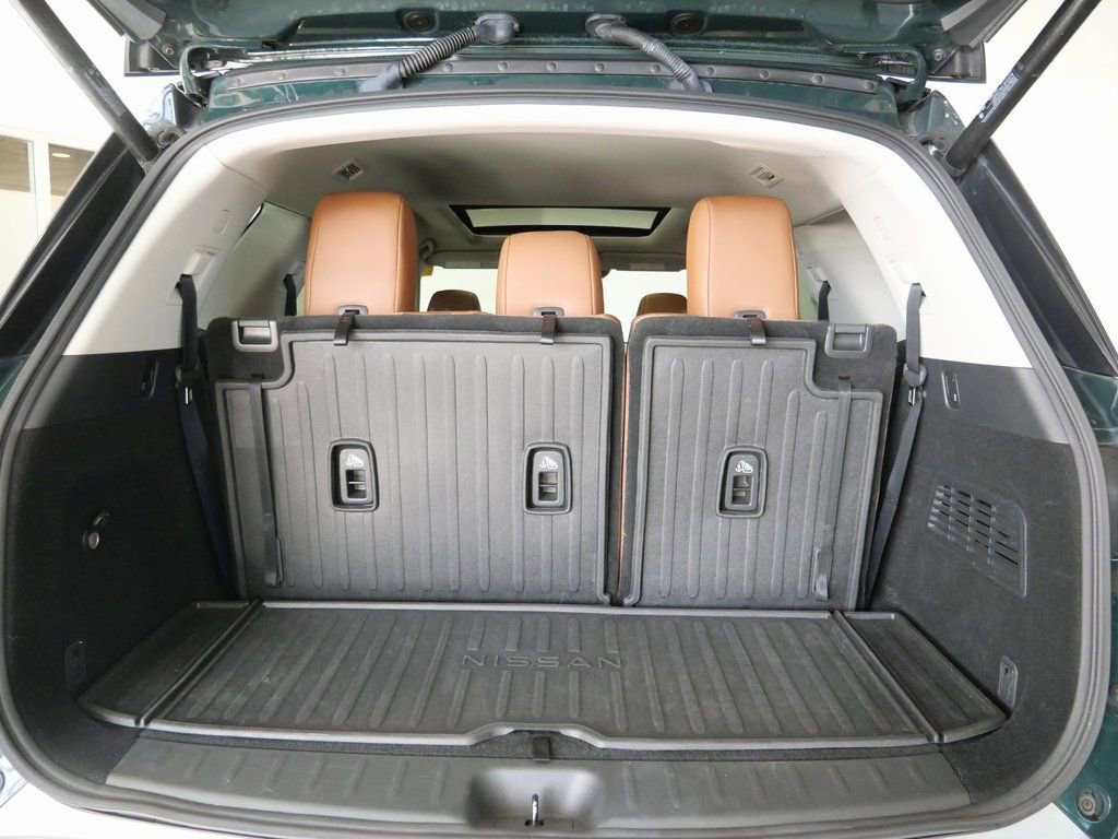 Used 2023 Nissan Pathfinder Platinum w/ Cargo Package image 28