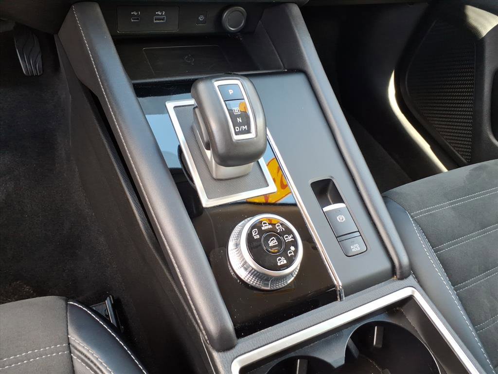 Used 2024 Mitsubishi Outlander SE AWD/4WD image 11