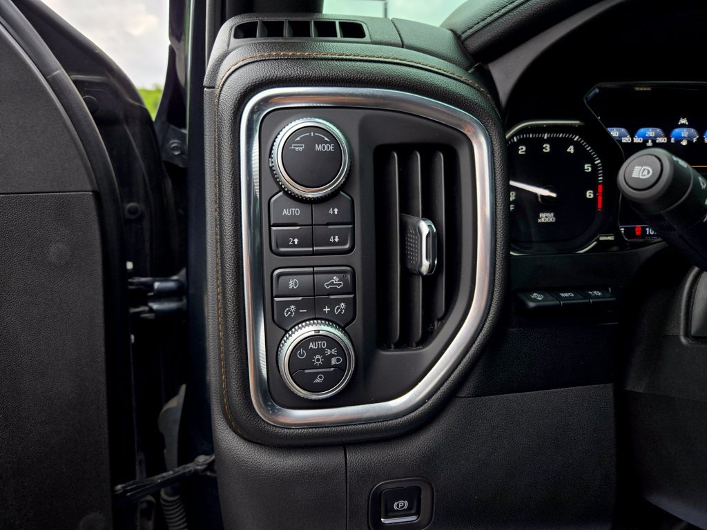 Used 2020 GMC Sierra 1500 AT4 w/ AT4 Premium Package AWD/4WD image 16
