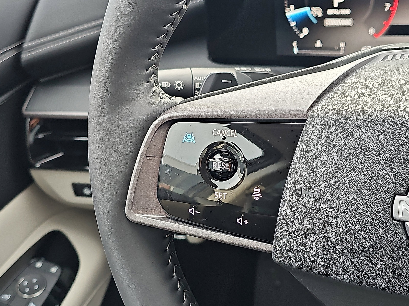 Certified 2025 Nissan Murano SV image 21