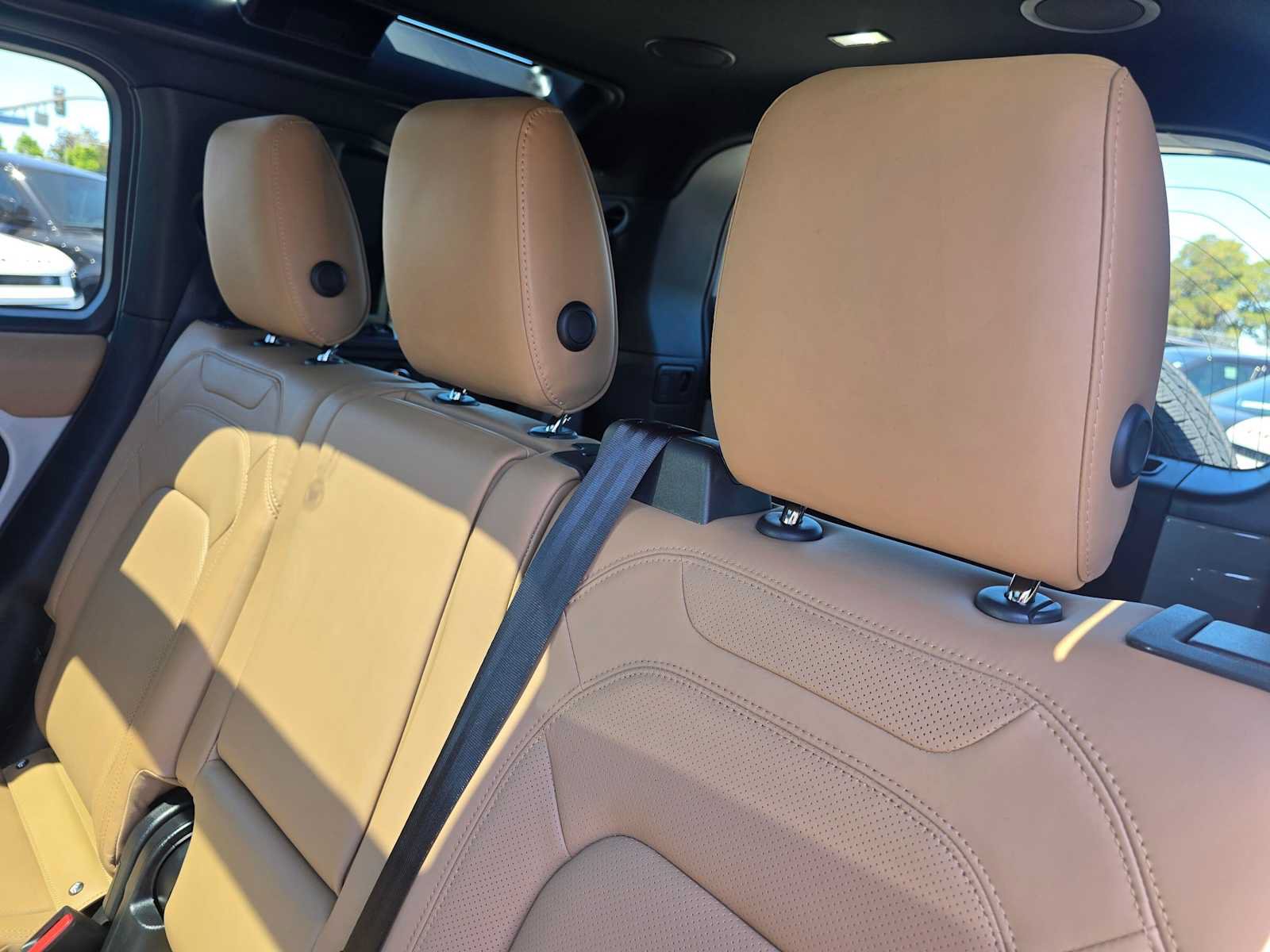 New 2026 Land Rover Defender 110 X-Dynamic SE AWD/4WD image 17
