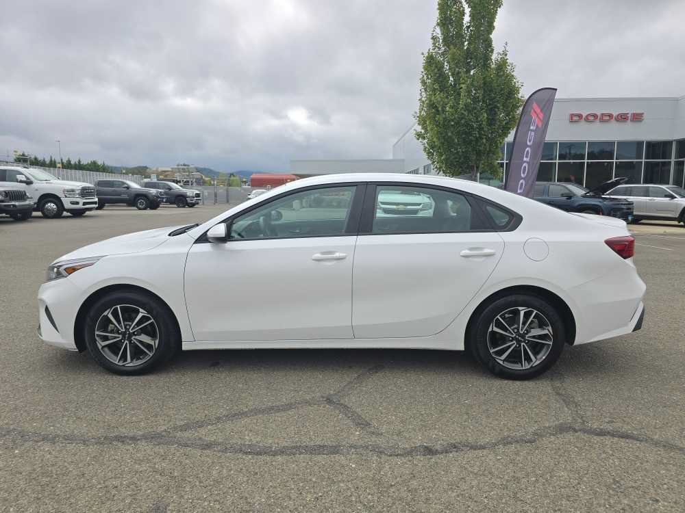 Used 2023 Kia Forte LXS FWD image 2