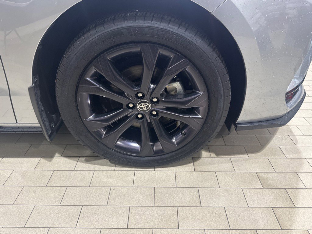 Used 2025 Toyota Sienna XSE w/ XSE Plus Package image 14