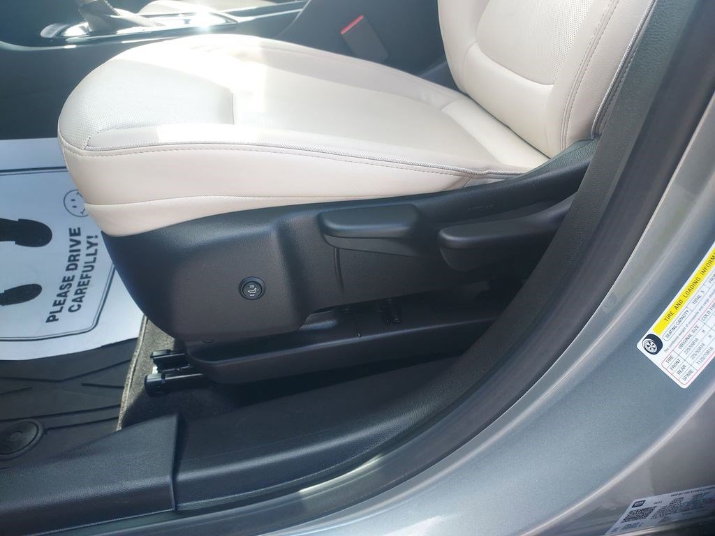 Used 2024 Buick Encore GX Sport Touring w/ Advanced Technology Package AWD/4WD image 24