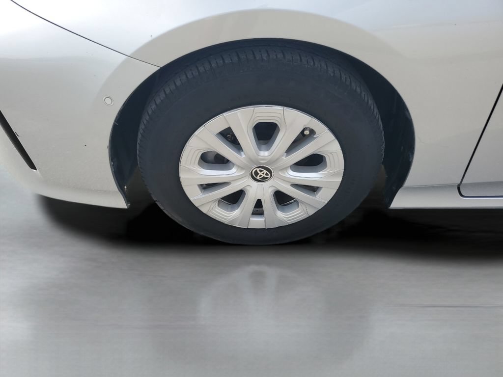 Certified 2021 Toyota Prius LE FWD image 23