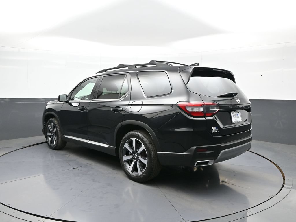 Certified 2025 Honda Pilot Touring image 8