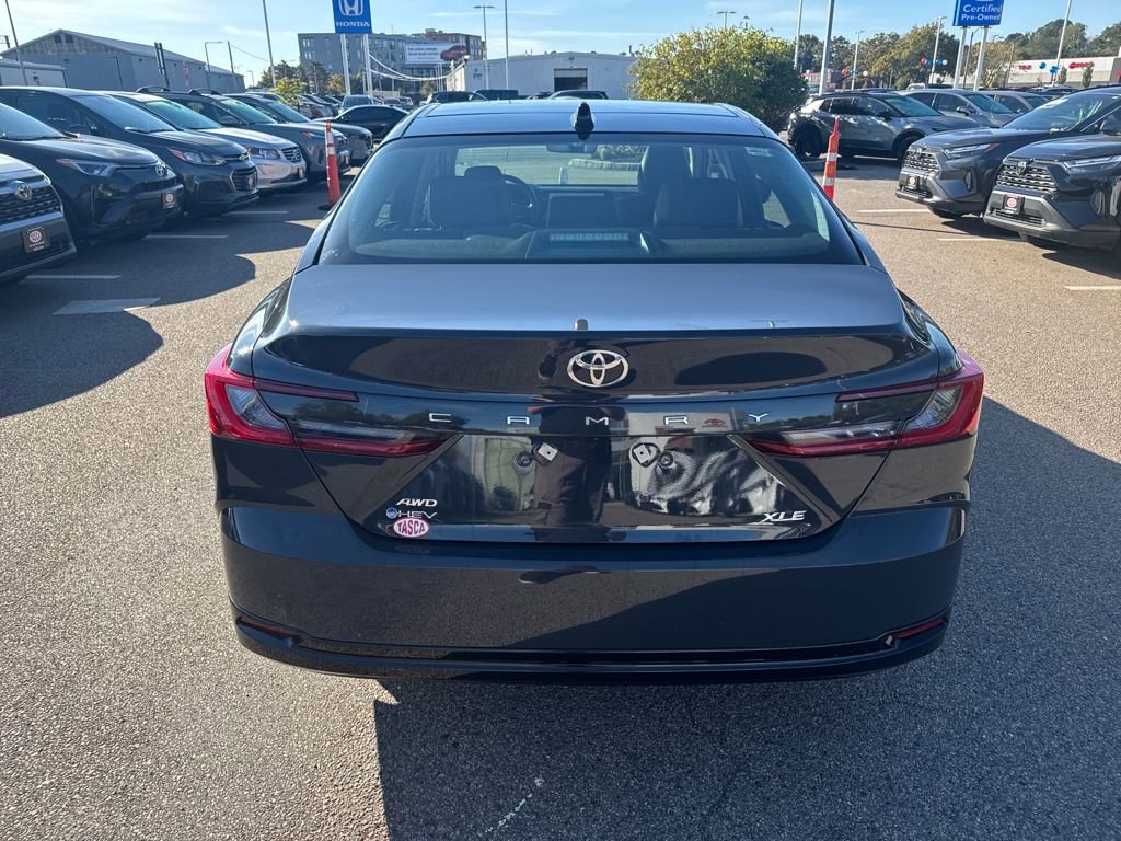 Used 2025 Toyota Camry XLE image 10