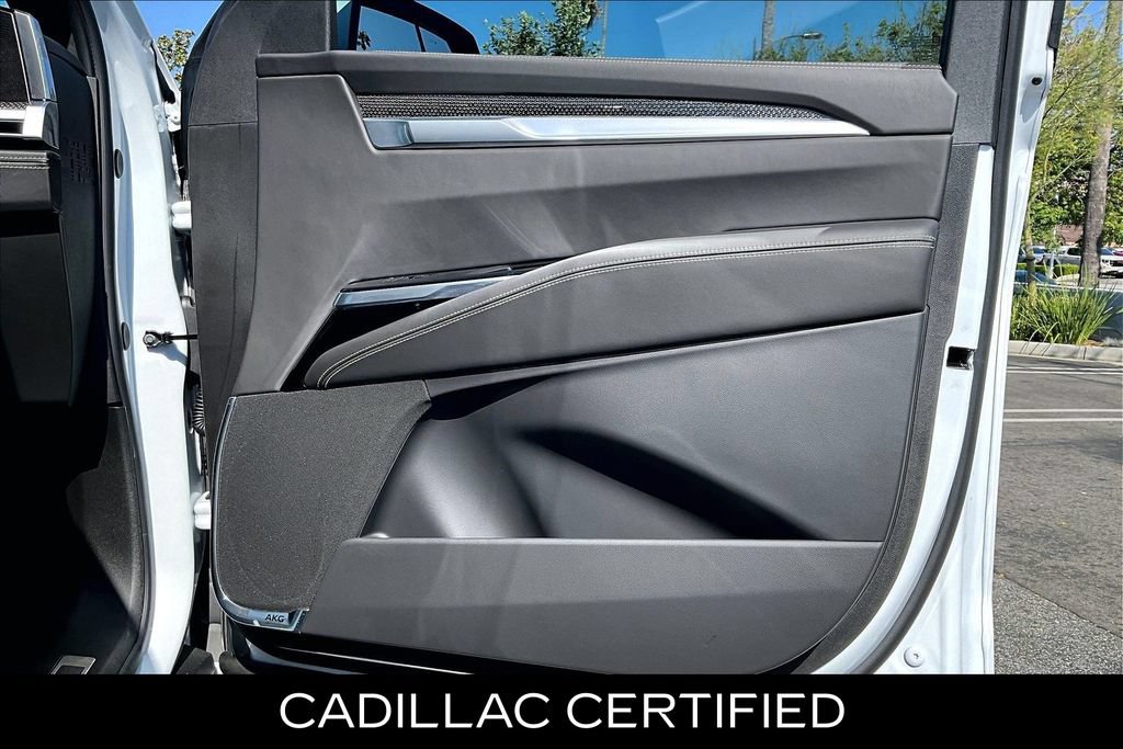 Used 2026 Cadillac Escalade ESV V w/ LPO, ONYX Package AWD/4WD image 21