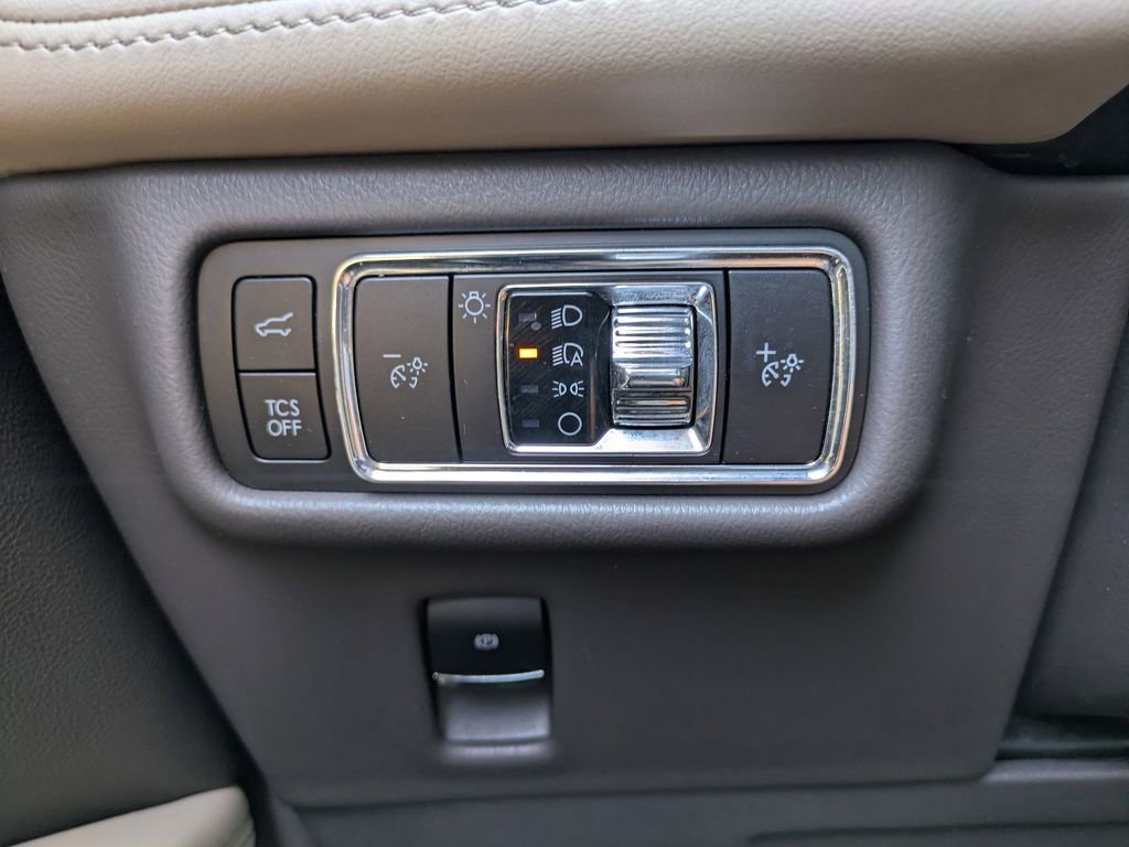 Used 2023 Lincoln Nautilus Reserve w/ Luxury Package FWD image 30