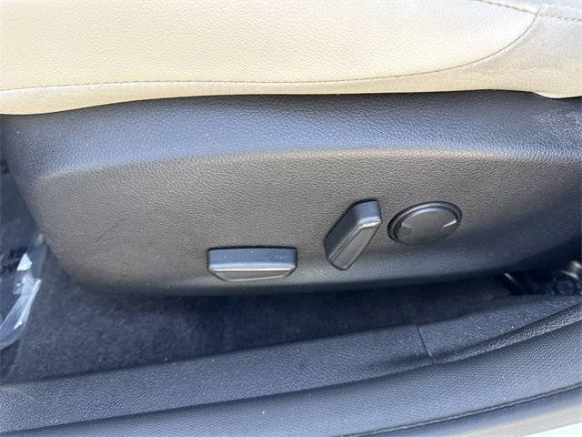 Used 2017 Ford Focus Titanium w/ Titanium Technology Package image 12