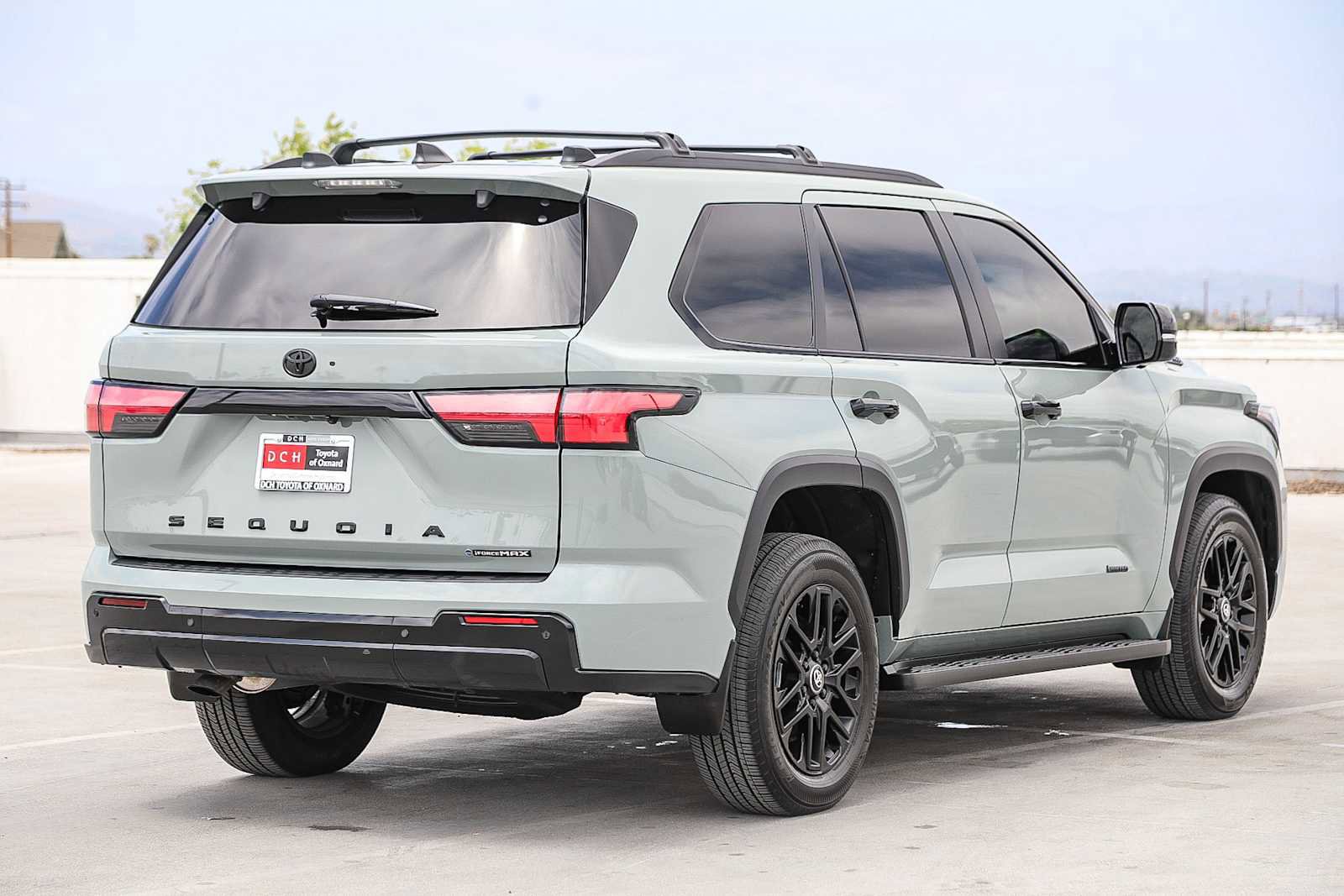 Certified 2025 Toyota Sequoia Limited w/ Tow Technology Package AWD/4WD image 6