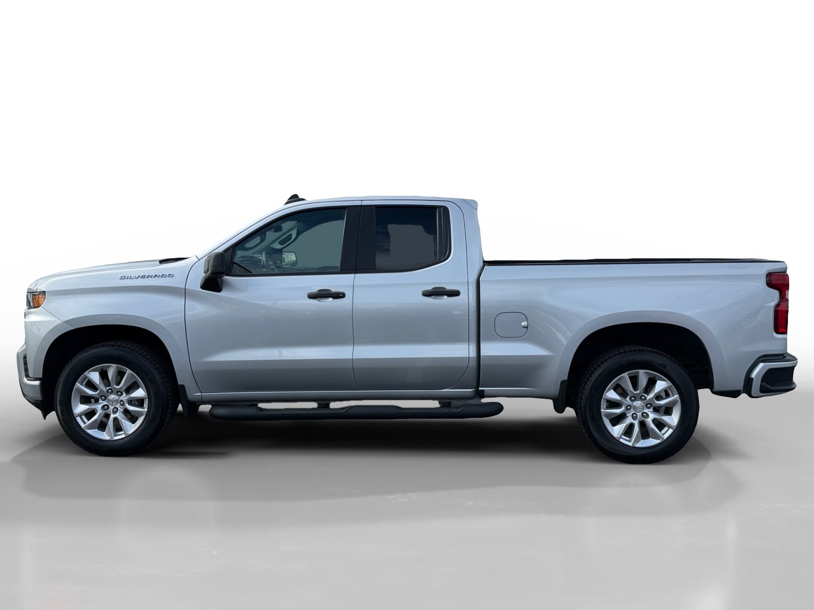 Used 2022 Chevrolet Silverado 1500 Custom RWD image 2
