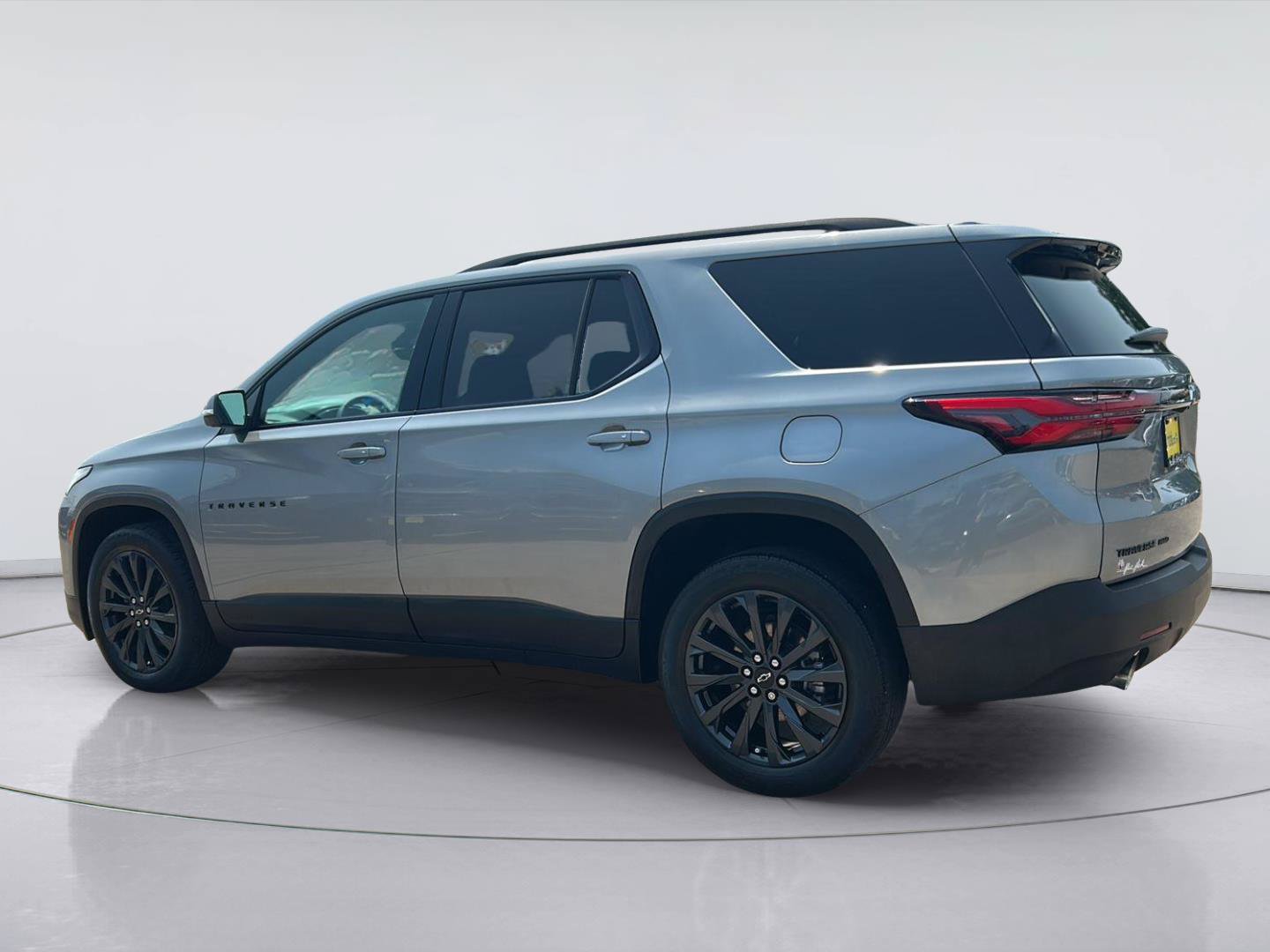 Used 2023 Chevrolet Traverse RS w/ LPO, Floor Liner Package AWD/4WD image 6