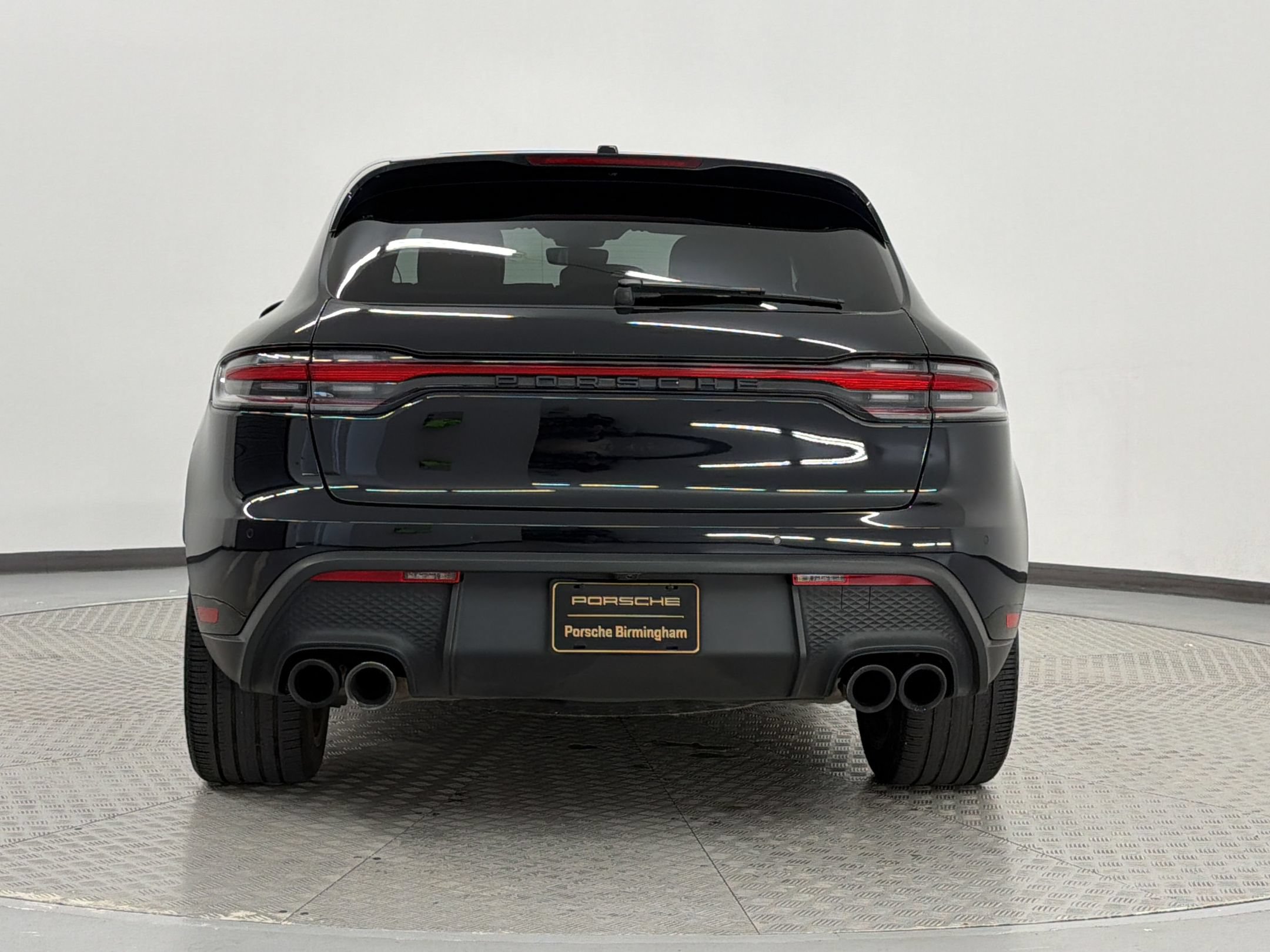 Used 2023 Porsche Macan S AWD/4WD image 10