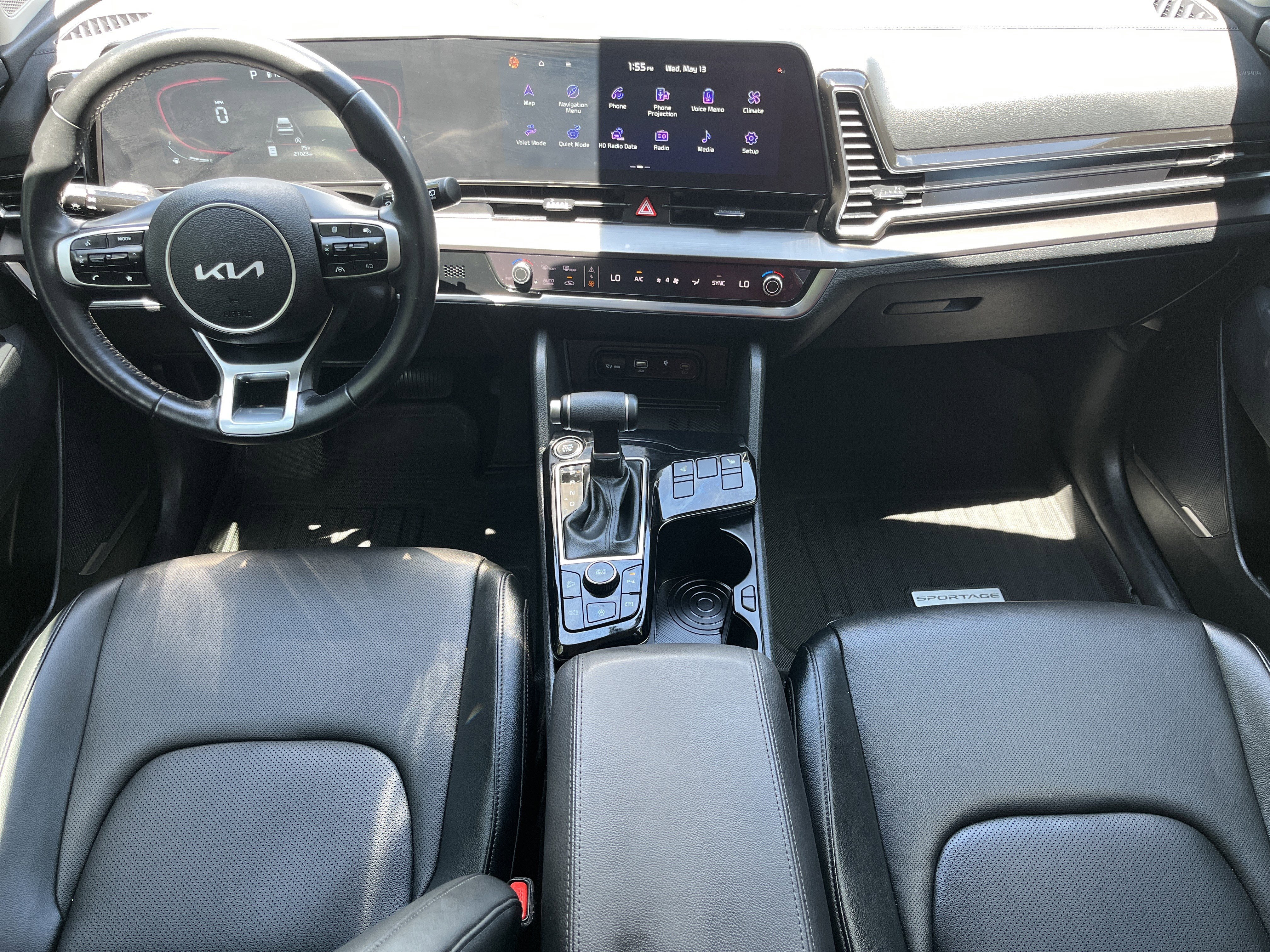 Used 2025 Kia Sportage EX w/ Premium Package FWD image 3