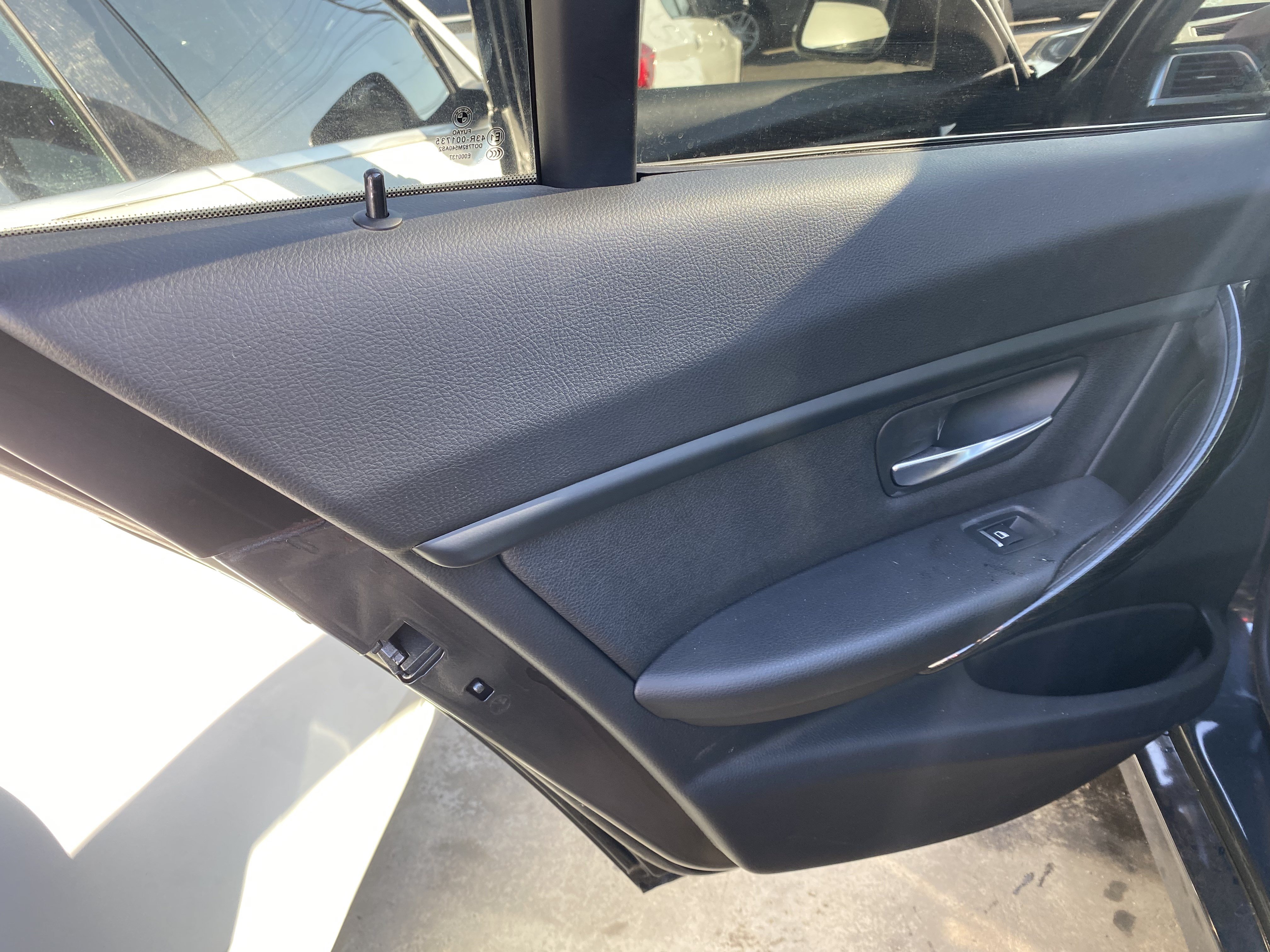 Used 2018 BMW 320i Sedan RWD image 18