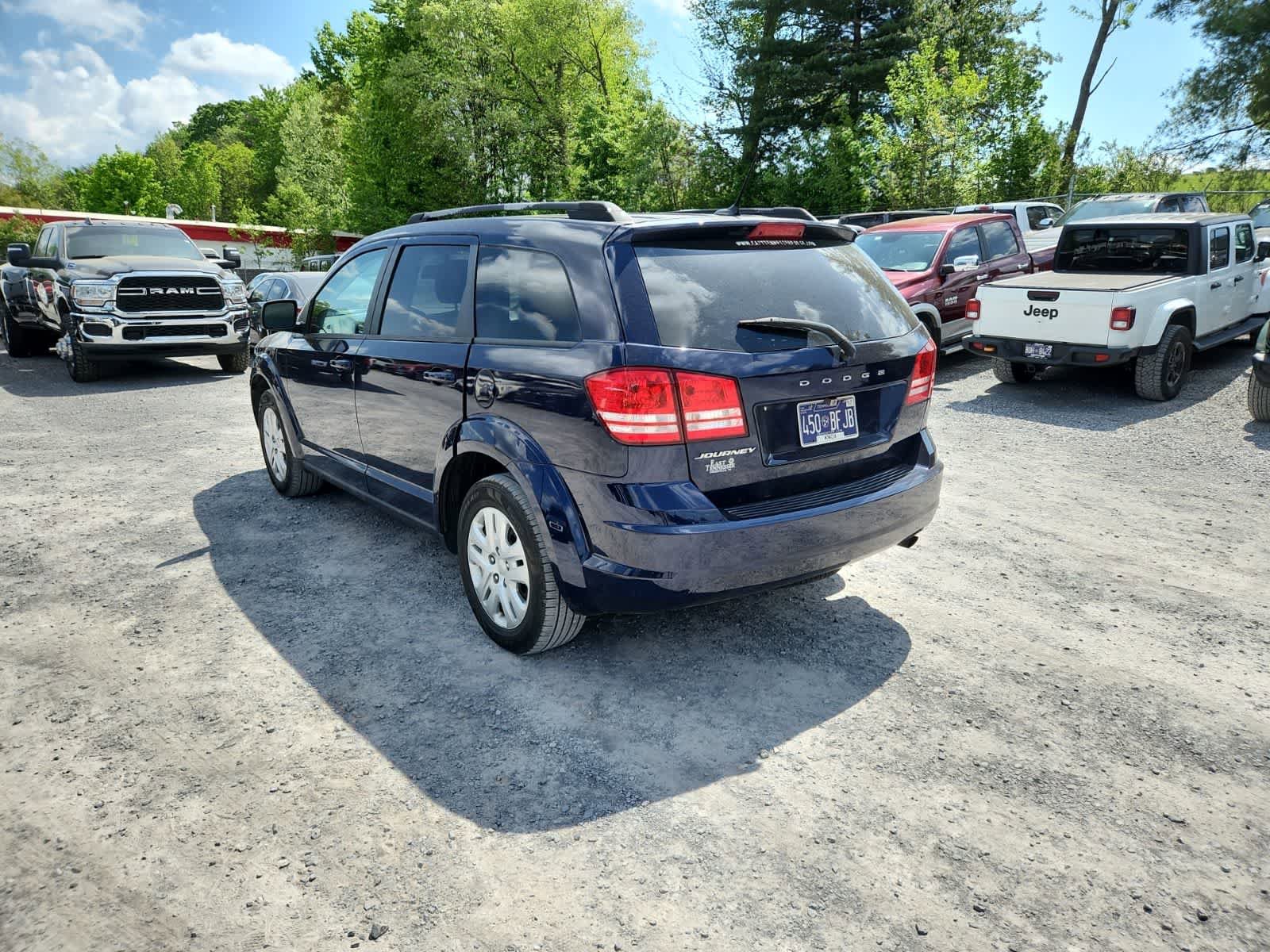 Used 2018 Dodge Journey SE FWD image 3