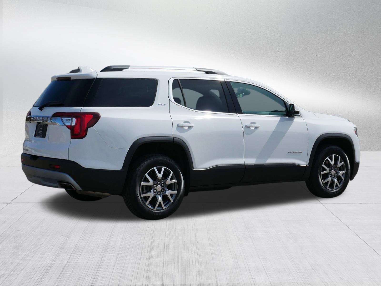 Used 2023 GMC Acadia SLT w/ Preferred Package FWD image 5