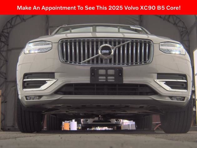 Used 2025 Volvo XC90 B5 Core AWD/4WD image 2