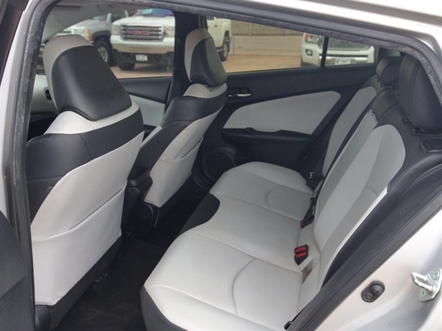 Used 2016 Toyota Prius Four w/ Advanced Technology Package FWD image 28