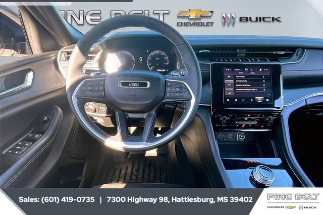 Used 2024 Jeep Grand Cherokee Altitude image 5