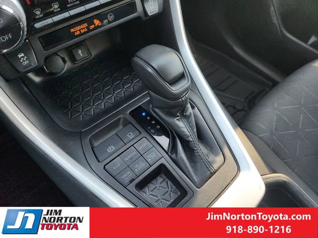 Used 2022 Toyota RAV4 XLE image 21