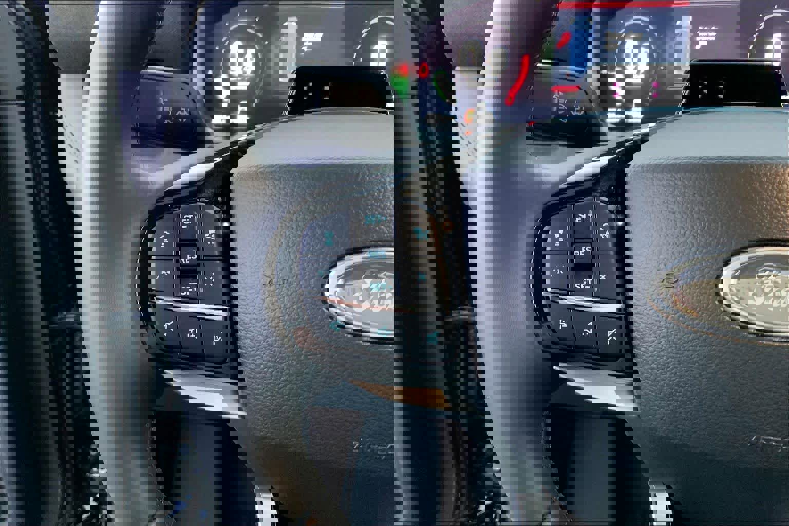 Used 2025 Ford Explorer Platinum image 22