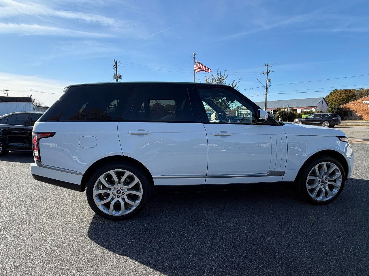 Used 2014 Land Rover Range Rover Supercharged image 24