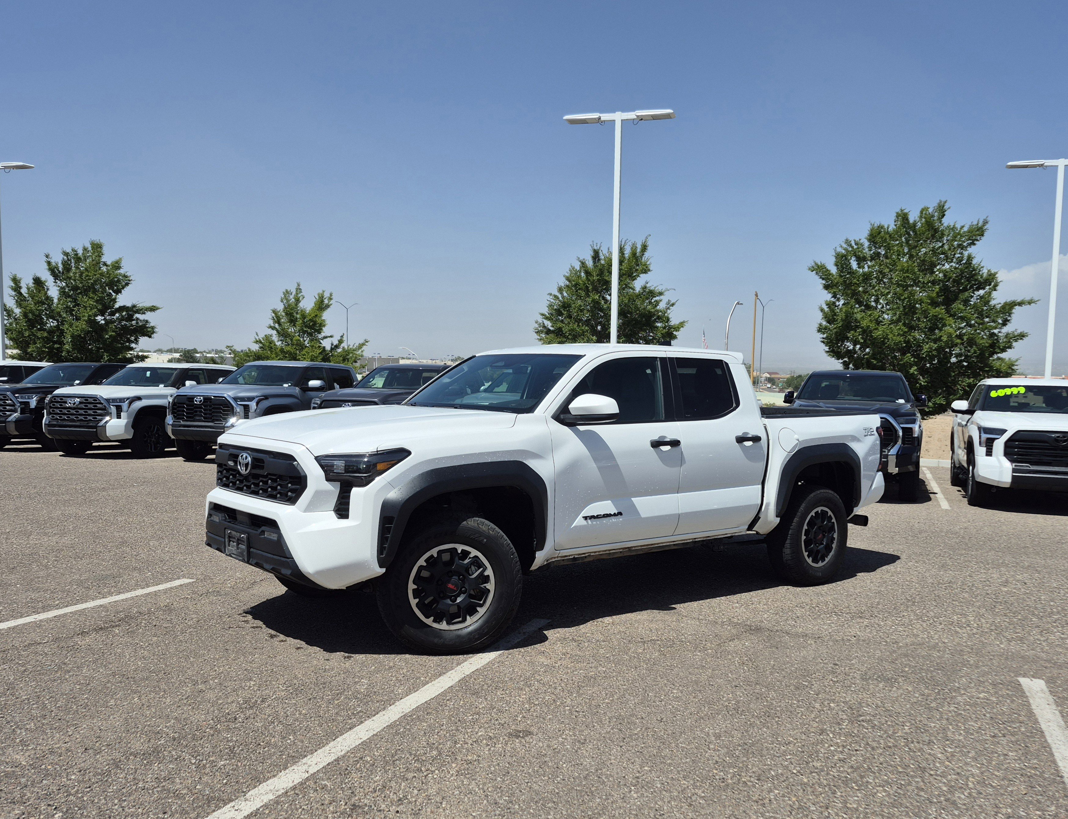 Used 2024 Toyota Tacoma TRD Off-Road AWD/4WD image 4