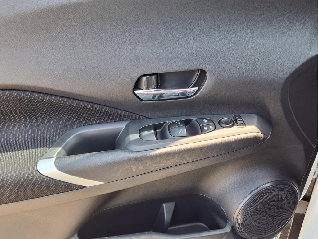 Used 2024 Nissan Kicks SV FWD image 18
