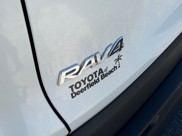 Used 2022 Toyota RAV4 XLE Premium FWD image 16