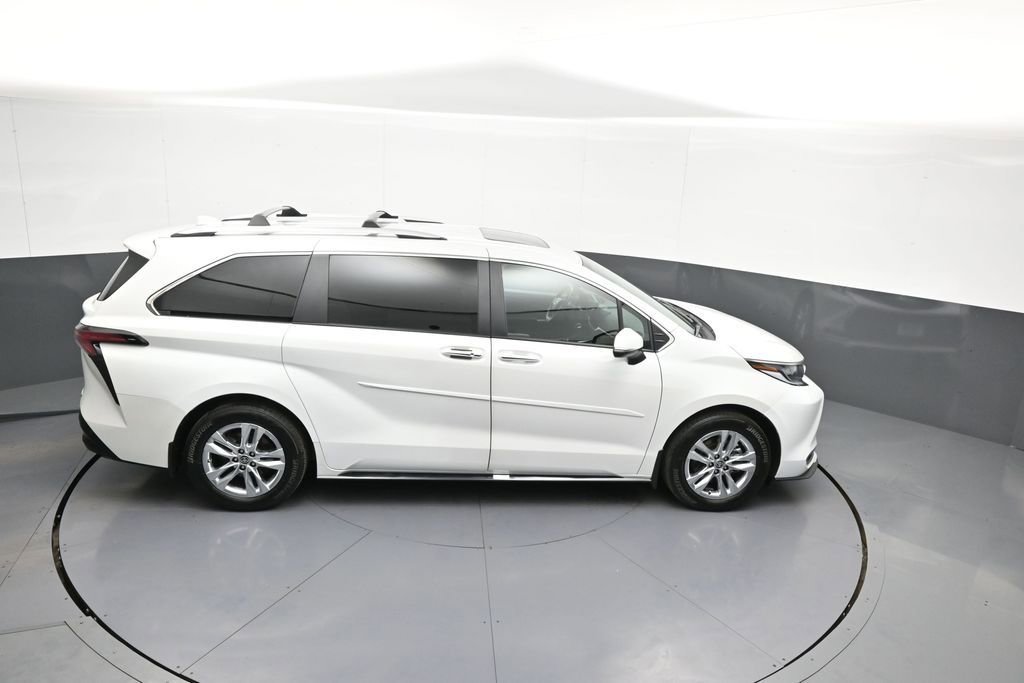 Certified 2025 Toyota Sienna Limited AWD/4WD image 39